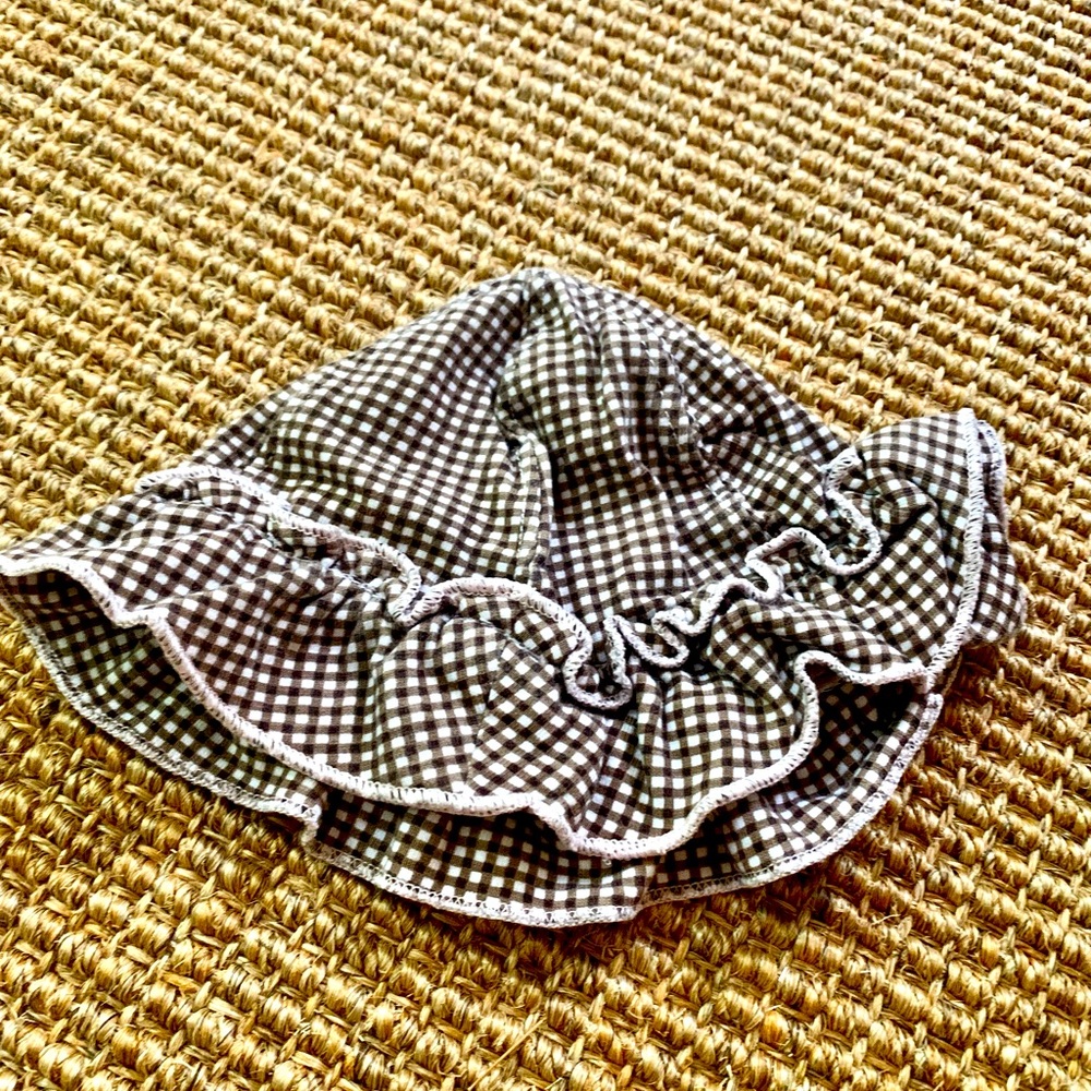 baby infant 6M brown white gingham ruffle 100% cotton soft hat unisex